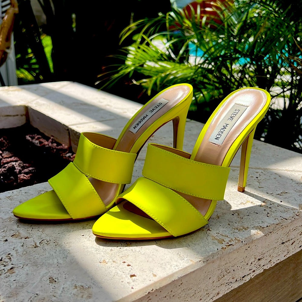Bright yellow sandals. Gently worn. 4,5” heel